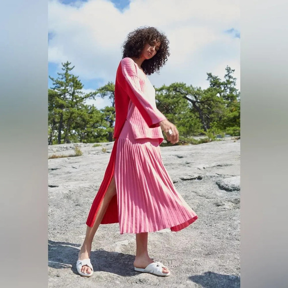 ELEVEN SIX Sian Colorblock Skirt‎ in Sugar Pink and Geranium - Picture 1 of 12